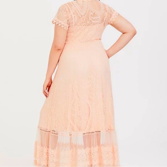 New with Tags 1X (14/16) Torrid Peach Lace Maxi Dress - Picture 4 of 5